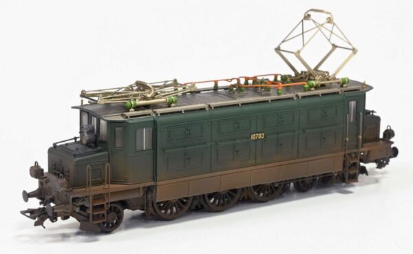 Märklin 39362 Elektrolok SBB Ae 3/6 I 10703 (Gealtert) Schrägansicht