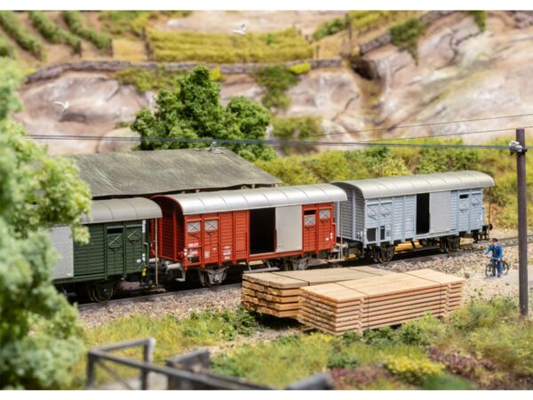 Märklin 46568 Gedeckter Güterwagen SBB K3 / Set mit 3 Wagen auf Anlage 1